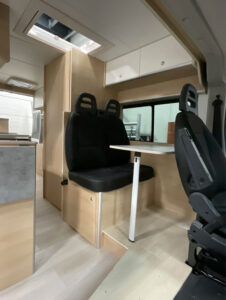 MHF maatwerk Mark Hoff meubelmaker houtbewerking Camperbouw camperinterieur Citroën Jumper L3H2