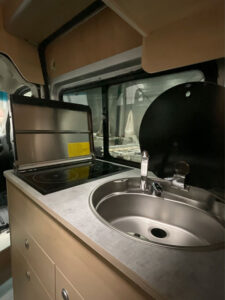 MHF maatwerk Mark Hoff meubelmaker houtbewerking Camperbouw camperinterieur Citroën Jumper L3H2