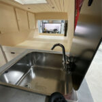 MHF maatwerk Mark Hoff meubelmaker houtbewerking Camperbouw camperinterieur Mercedes 310 brandweerbus buscamper