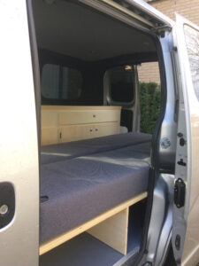 MHF maatwerk Mark Hoff meubelmaker houtbewerking Camperbouw camperinterieur Nissan N100
