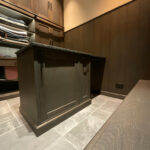 MHF maatwerk Mark Hoff meubelmaker houtbewerking Specials zadelkamer eiken eikenhout