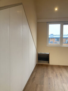 MHF maatwerk Mark Hoff meubelmaker houtbewerking Woninginrichting slaapkamer zolder Kledingwand