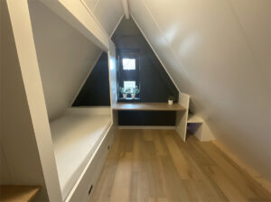 MHF maatwerk Mark Hoff meubelmaker houtbewerking Woninginrichting zolder slaapkamer