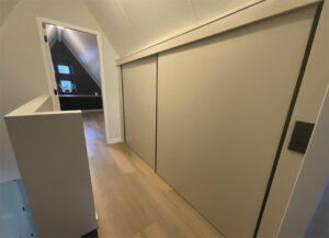 MHF maatwerk Mark Hoff meubelmaker houtbewerking Woninginrichting zolder slaapkamer