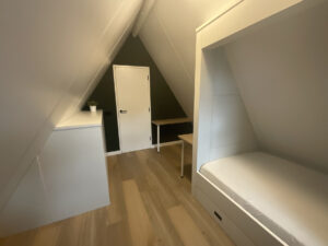 MHF maatwerk Mark Hoff meubelmaker houtbewerking Woninginrichting zolder slaapkamer