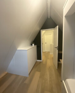 MHF maatwerk Mark Hoff meubelmaker houtbewerking Woninginrichting zolder slaapkamer